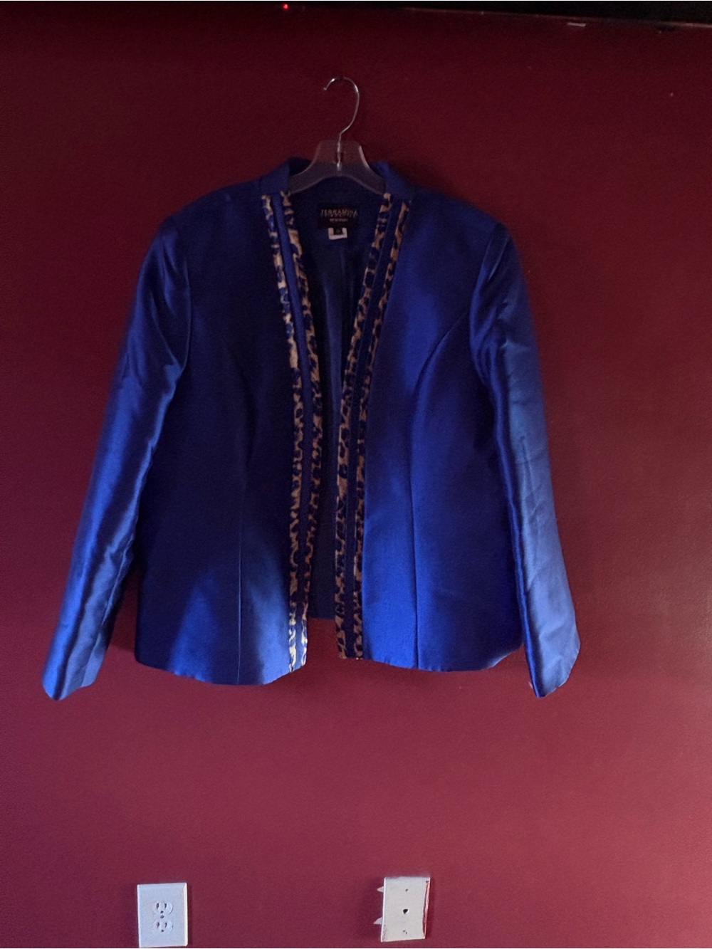 Terramina Royal Blue Women's Blazer comes with a skirt. Slide to see. - Picture 2 of 4